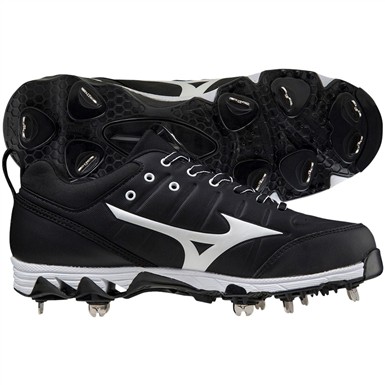 Mizuno Women's 9-Spike Swift 7 Low Metal Fastpitch Softball Cleat                                                               