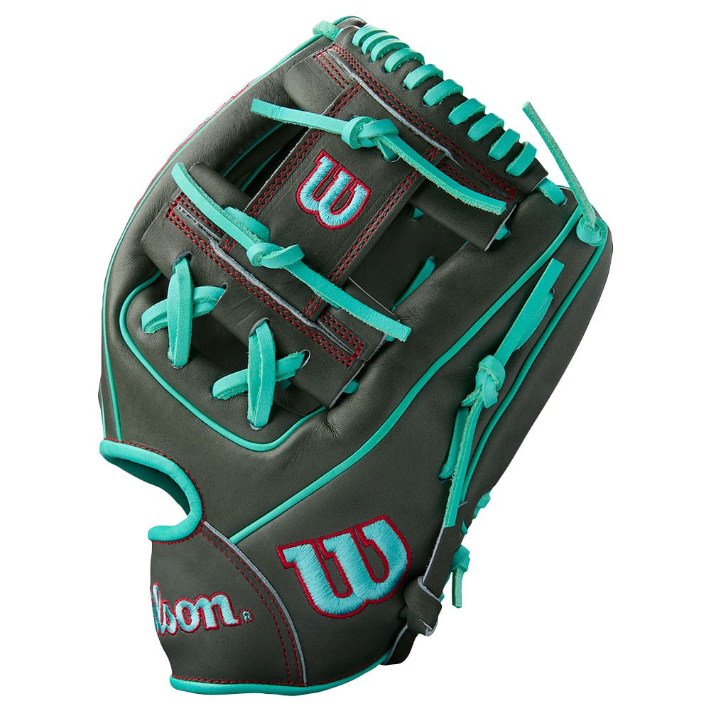Wilson A2000 1975 11.75in Baseball Glove – wrist lining detail