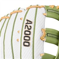 Wilson A2000 FP50 SuperSkin Fastpitch Glove, Green/White
