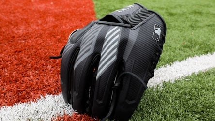 Guide To Infield Baseball Gloves
