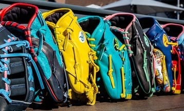 Play Baseball's Glove Buying Guide